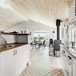 Three-bedroom In Nyaraló Glesborg