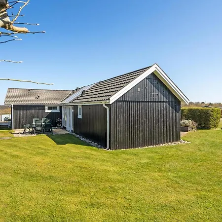 Nyaraló Three-bedroom In Glesborg