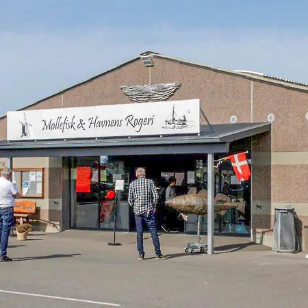 Three-bedroom In Σπίτι διακοπών Glesborg