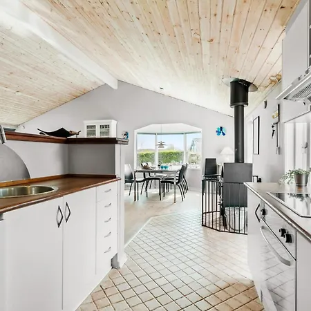 Three-bedroom In Σπίτι διακοπών Glesborg